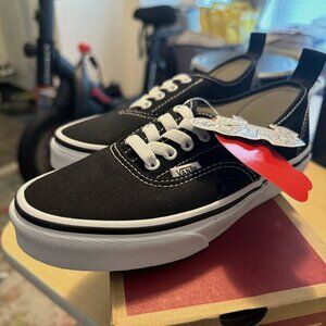 BNWT Vans Authentic Elastic Shoes Size 2